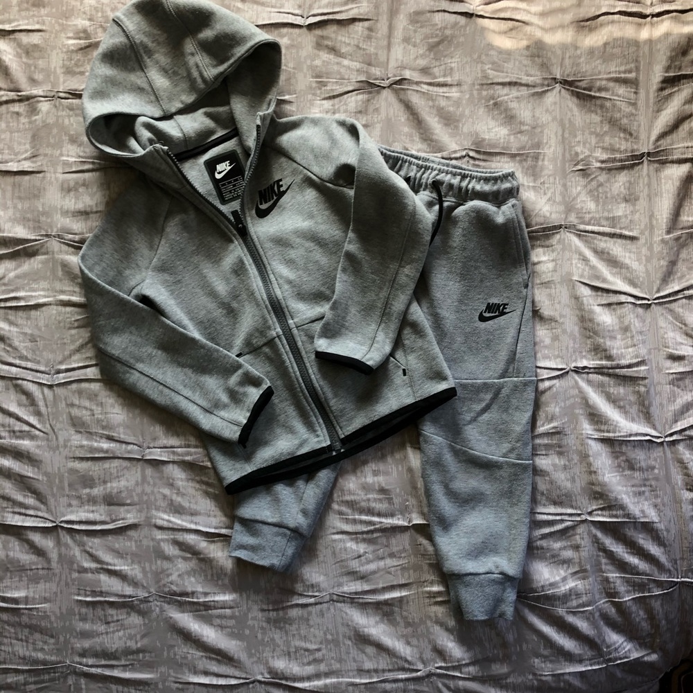 Nike Sportswear Tech Fleece Set